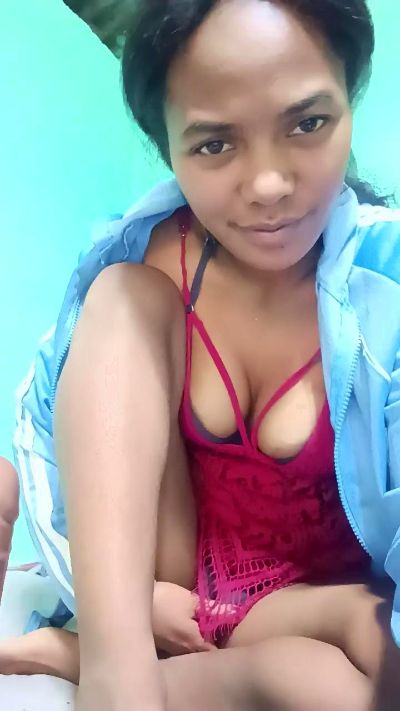 Avotra02 live cam on Cam4