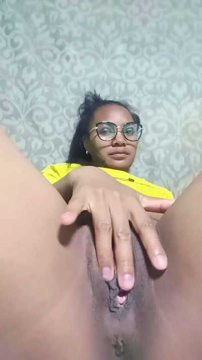 Avotra02 live cam on Cam4
