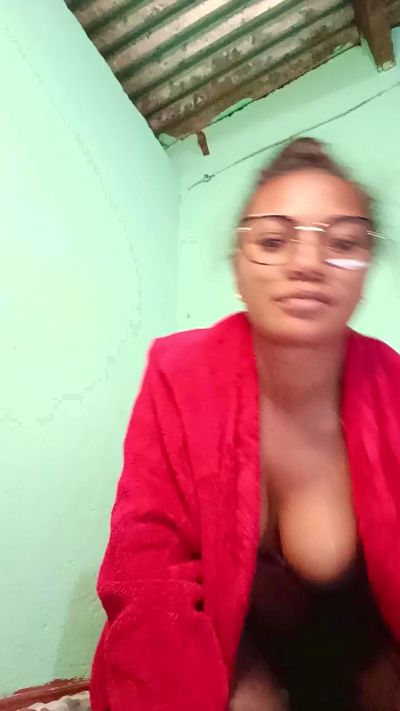 Avotra02 live cam on Cam4