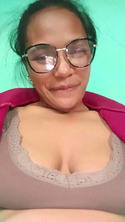 Avotra02 live cam on Cam4