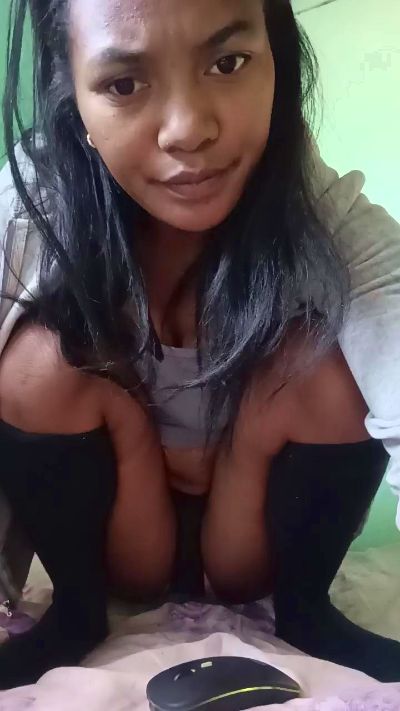 Avotra02 live cam on Cam4