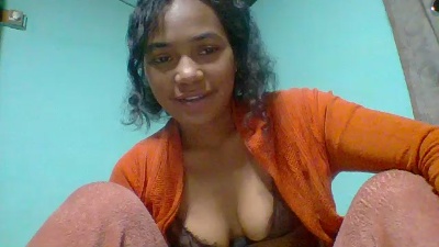 Avotra02 live cam on Cam4