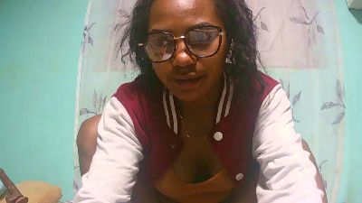 Avotra02 live cam on Cam4