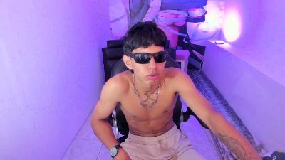 Live thumbnail of Axeel_Boy