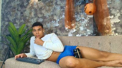 Axel_Calloway live cam on Cam4