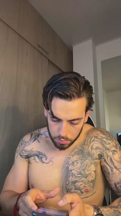 Axel_blaze_1 live cam on Cam4