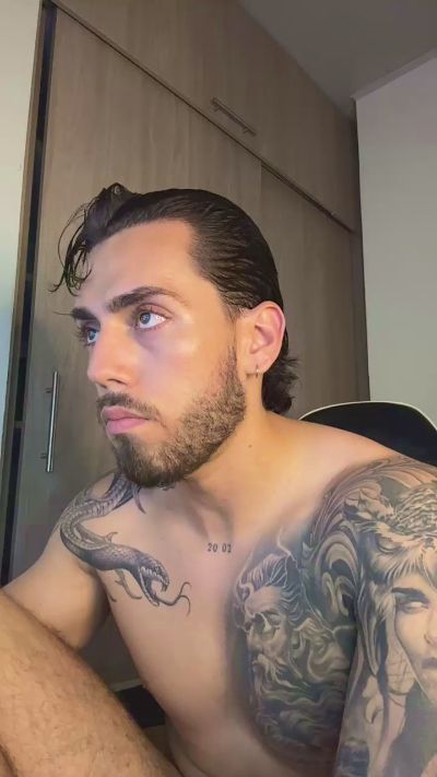 Axel_blaze_1 live cam on Cam4