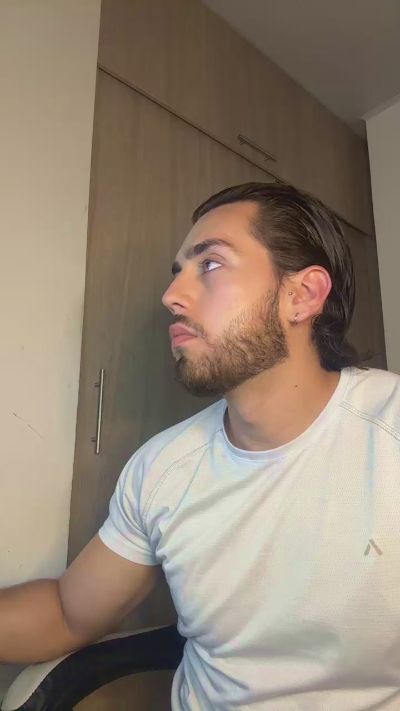Axel_blaze_1 live cam on Cam4