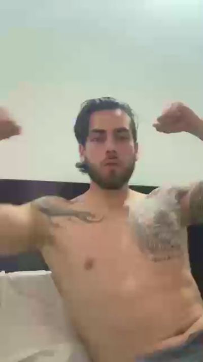 Axel_blaze_1 live cam on Cam4