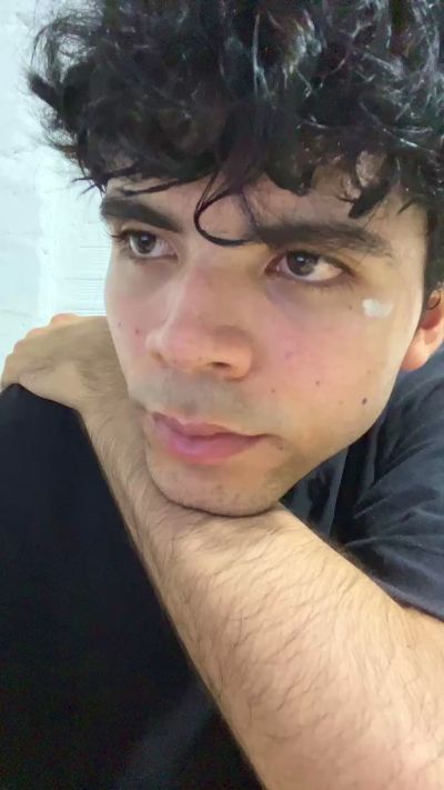 Axel_mejia live cam on Cam4