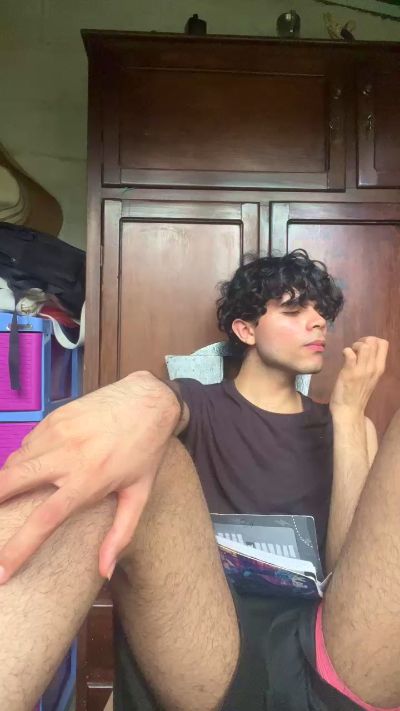 Axel_mejia live cam on Cam4