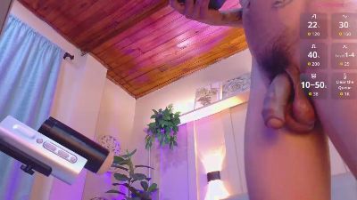 Axel_saenzz live cam on Cam4