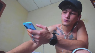 Axel_sex69 live cam on Cam4