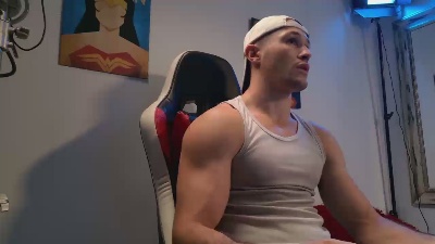Axelfairchaild live cam on Cam4