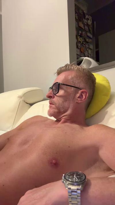 Axl_hot live cam on Cam4