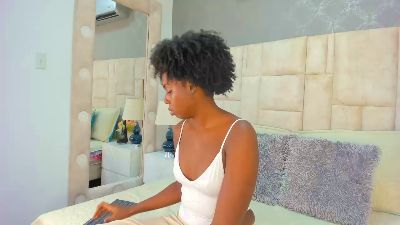 Ayanaebony live cam on Cam4