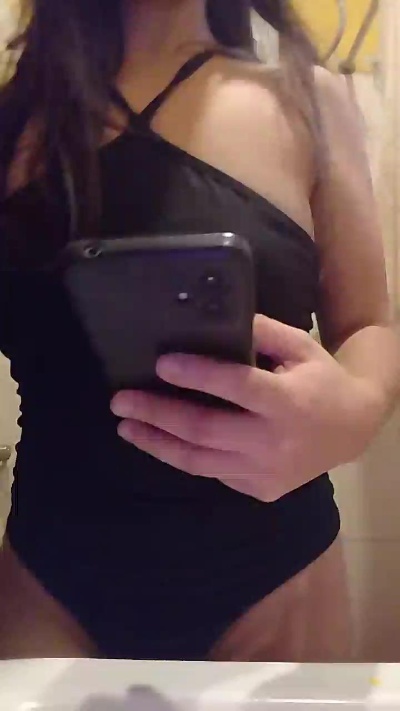Aye_garcia21 live cam on Cam4