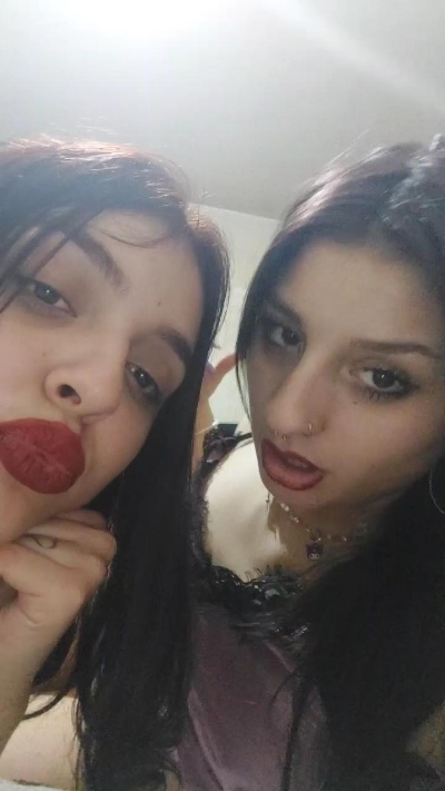 Aylenbaddie live cam on Cam4