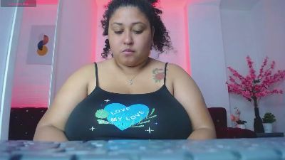 Ayliinn_ live cam on Cam4