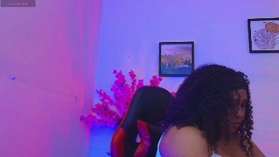 Ayliinn_ live cam on Cam4
