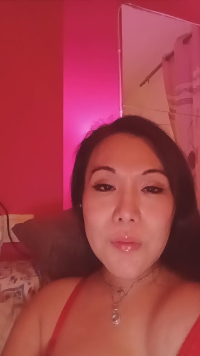 Ayumiosaka2025 live cam on Cam4