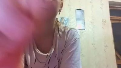 AzaleeKanz live cam on Cam4