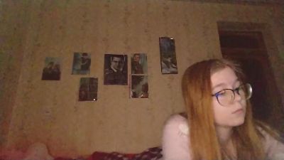 AzaleeKanz live cam on Cam4