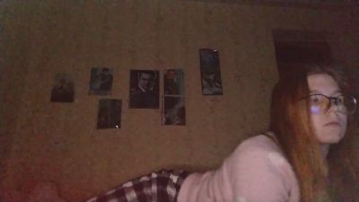 AzaleeKanz live cam on Cam4