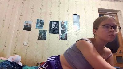 AzaleeKanz live cam on Cam4