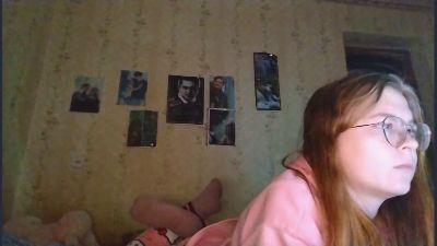 AzaleeKanz live cam on Cam4