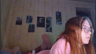 AzaleeKanz live cam on Cam4