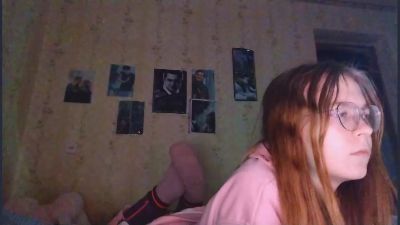 AzaleeKanz live cam on Cam4