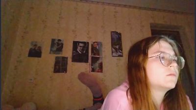 AzaleeKanz live cam on Cam4