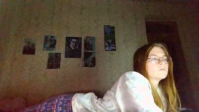 AzaleeKanz live cam on Cam4