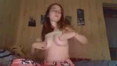 AzaleeKanz live cam on Cam4
