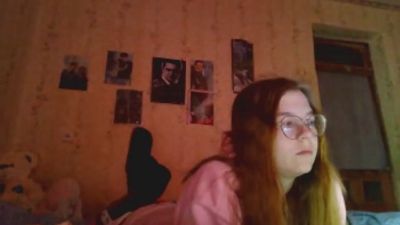 AzaleeKanz live cam on Cam4