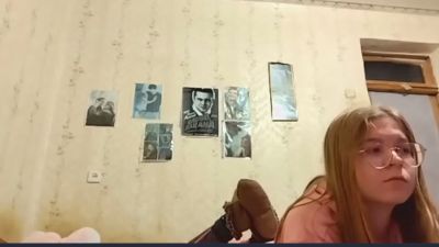 AzaleeKanz live cam on Cam4