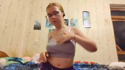 AzaleeKanz live cam on Cam4