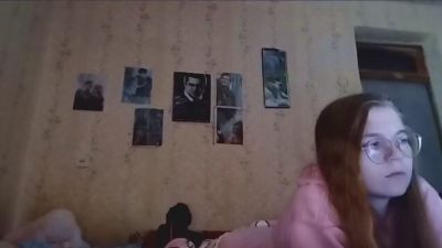 AzaleeKanz live cam on Cam4