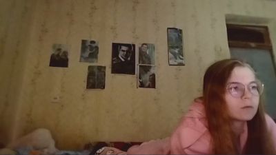 AzaleeKanz live cam on Cam4
