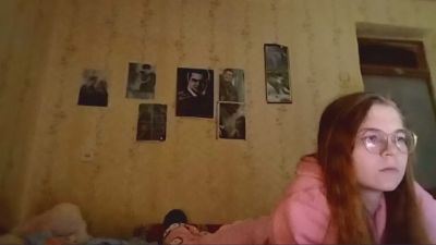 AzaleeKanz live cam on Cam4
