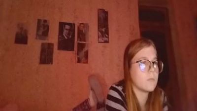 AzaleeKanz live cam on Cam4