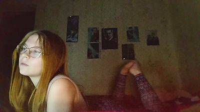 AzaleeKanz live cam on Cam4