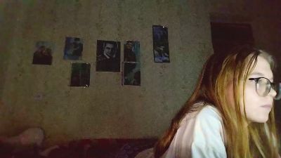 AzaleeKanz live cam on Cam4