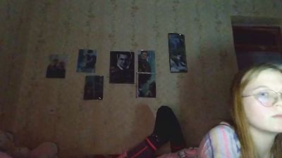 AzaleeKanz live cam on Cam4