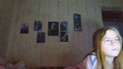 AzaleeKanz live cam on Cam4
