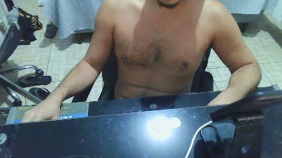 BEAR86BH Live Webcam on Cam4