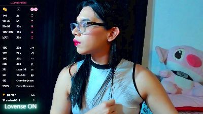 BEVERLYERUDITA live cam on Cam4