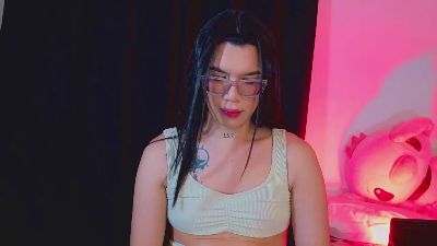 BEVERLYERUDITA live cam on Cam4