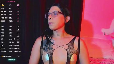 BEVERLYERUDITA live cam on Cam4